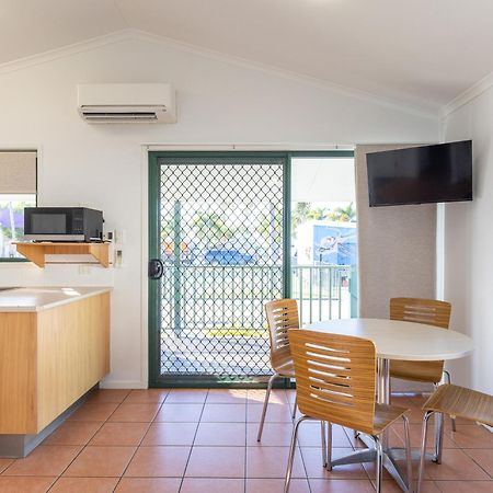 Nrma Bowen Beachfront Holiday Park Room photo